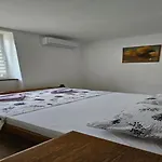 - Two Bedroom With Terrace Lejlighed
