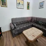 - Two Bedroom With Terrace Lejlighed Gračac