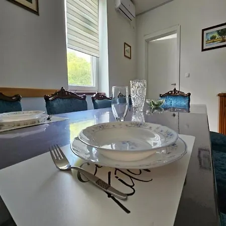 - Two Bedroom With Terrace Διαμέρισμα *