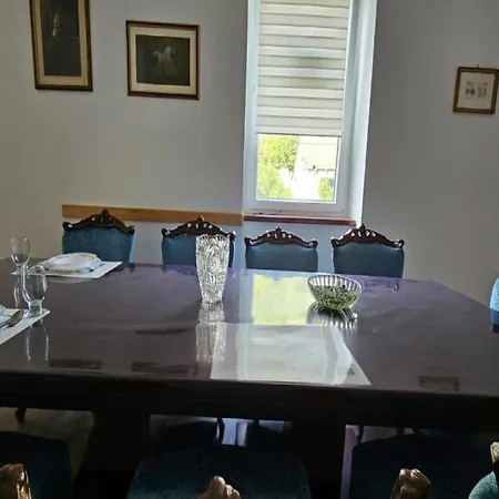 - Two Bedroom With Terrace شقة Gračac