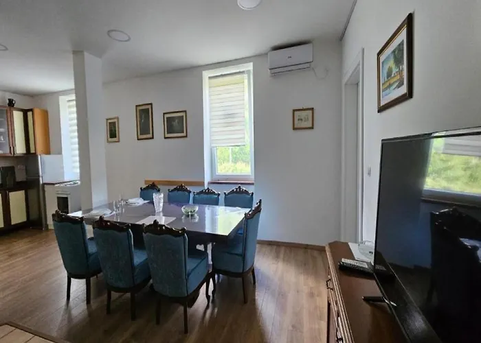 - Two Bedroom With Terrace Apartment *
